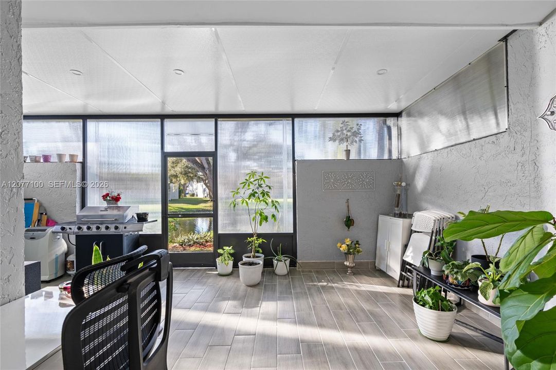 For Sale: $499,900 (3 beds, 2 baths, 1331 Square Feet)