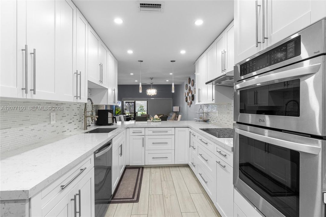 For Sale: $499,900 (3 beds, 2 baths, 1331 Square Feet)