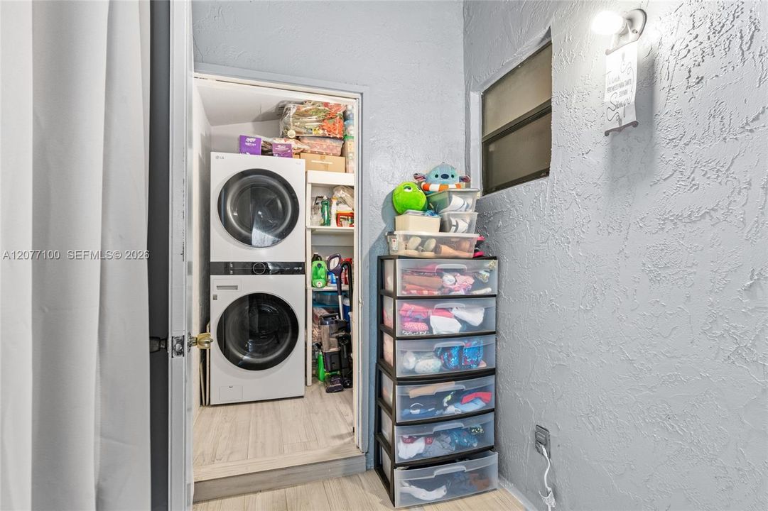 For Sale: $499,900 (3 beds, 2 baths, 1331 Square Feet)