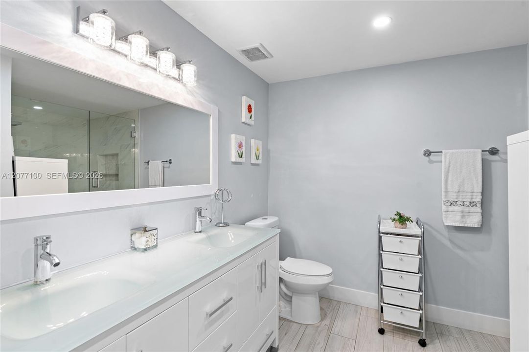For Sale: $499,900 (3 beds, 2 baths, 1331 Square Feet)