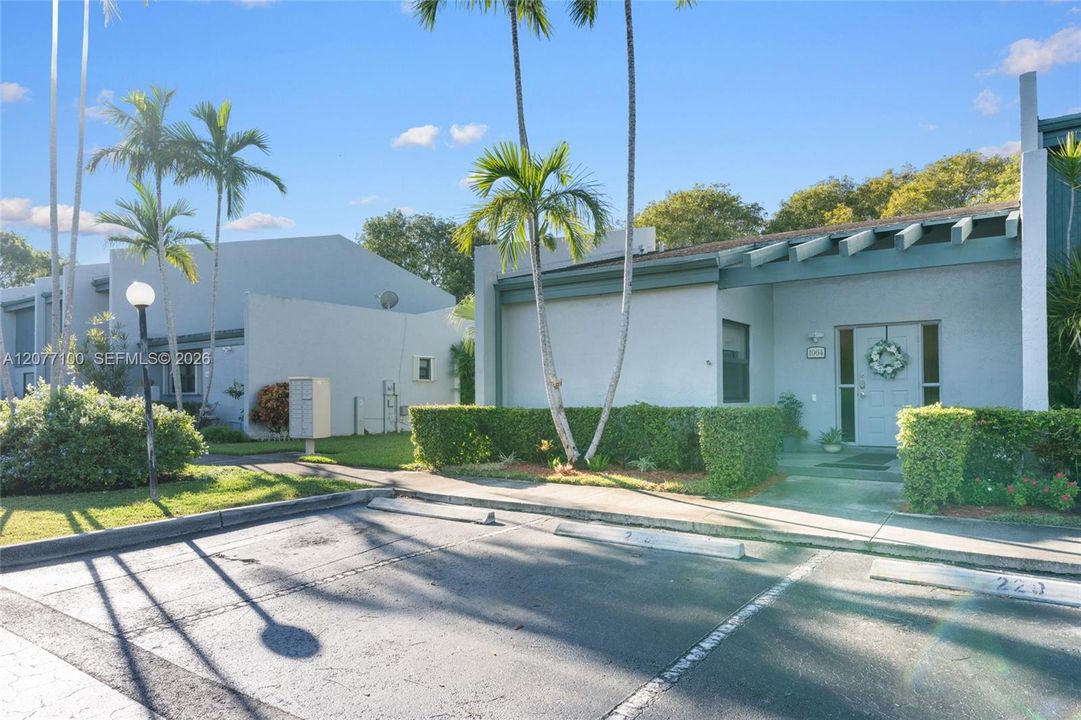 For Sale: $499,900 (3 beds, 2 baths, 1331 Square Feet)
