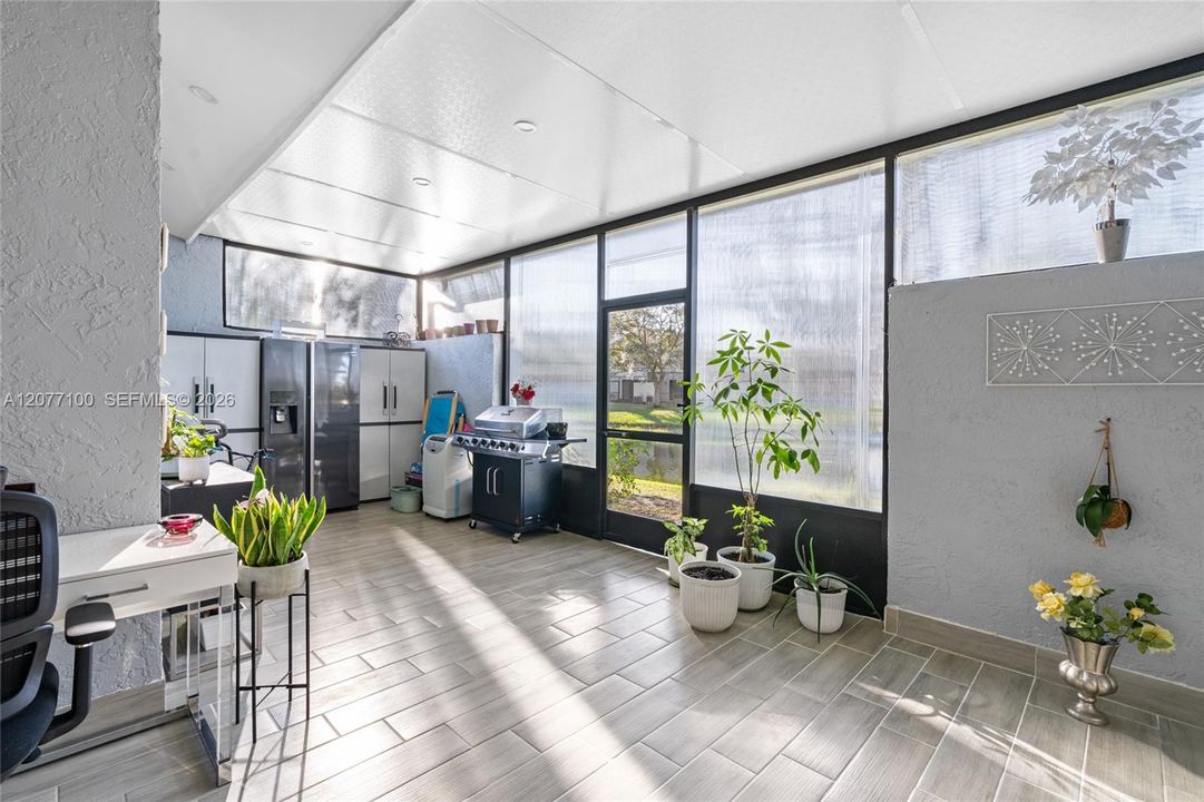 For Sale: $499,900 (3 beds, 2 baths, 1331 Square Feet)