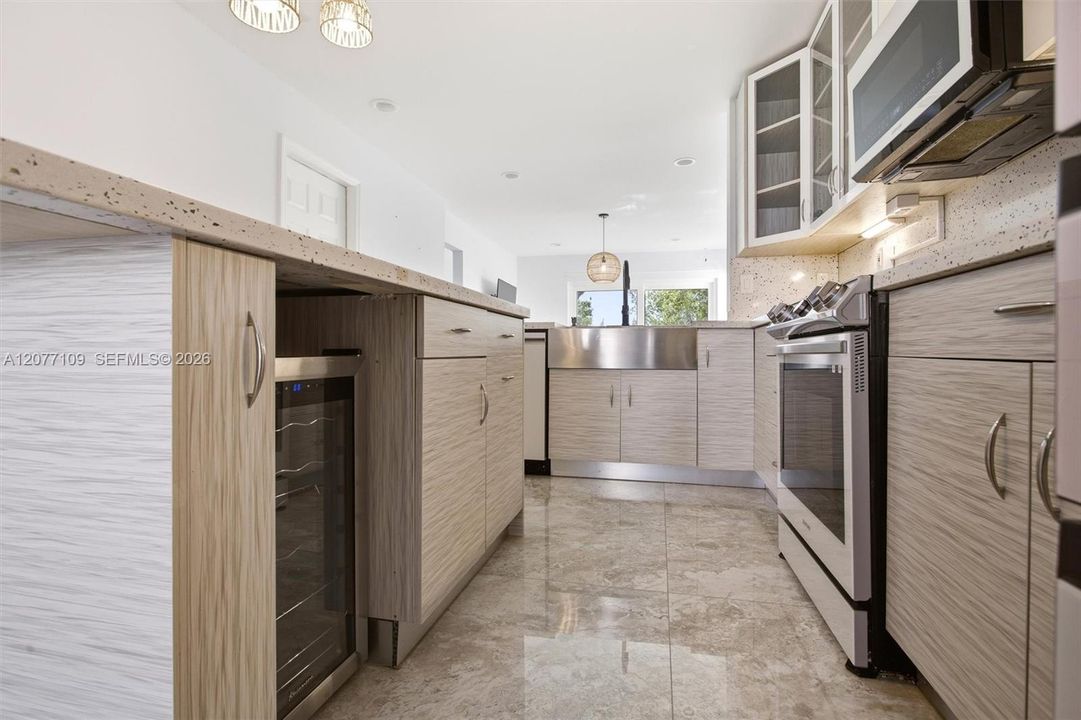 For Rent: $6,700 (3 beds, 2 baths, 1919 Square Feet)