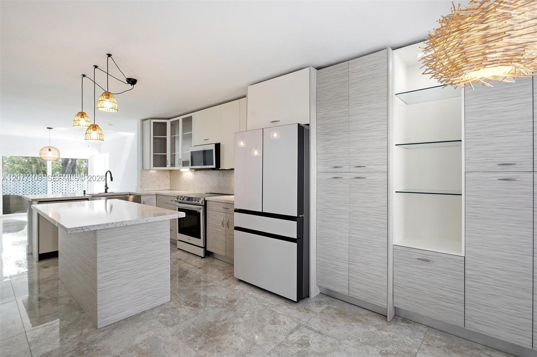 For Rent: $6,700 (3 beds, 2 baths, 1919 Square Feet)