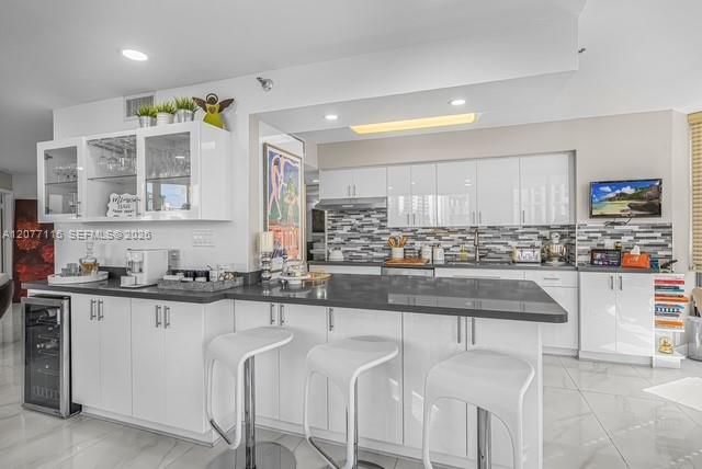 For Rent: $3,895 (2 beds, 2 baths, 1380 Square Feet)