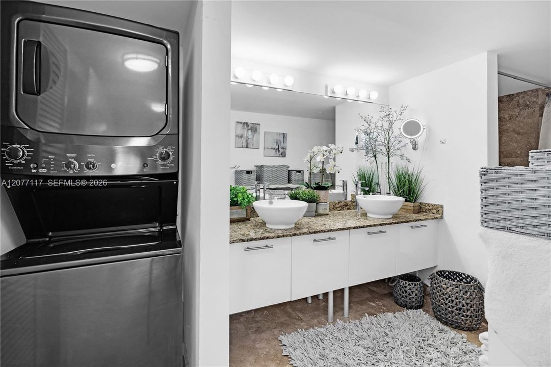 For Rent: $4,250 (2 beds, 2 baths, 1510 Square Feet)