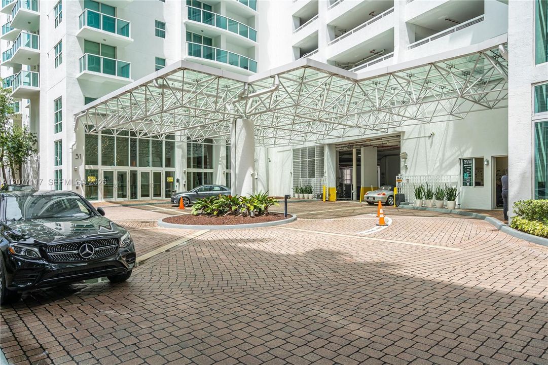 For Rent: $4,250 (2 beds, 2 baths, 1510 Square Feet)