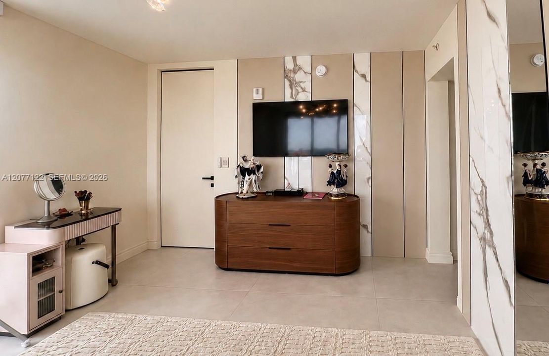 В аренду: $7,750 (2 спален, 2 ванн, 1423 Квадратных фут)