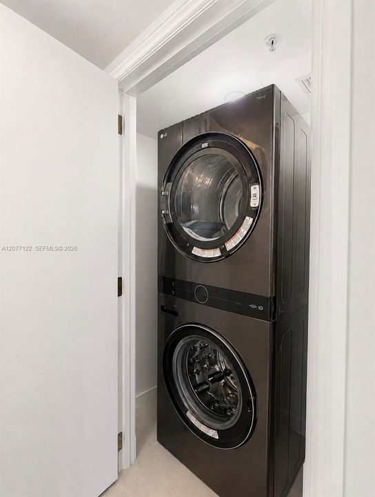 В аренду: $7,750 (2 спален, 2 ванн, 1423 Квадратных фут)