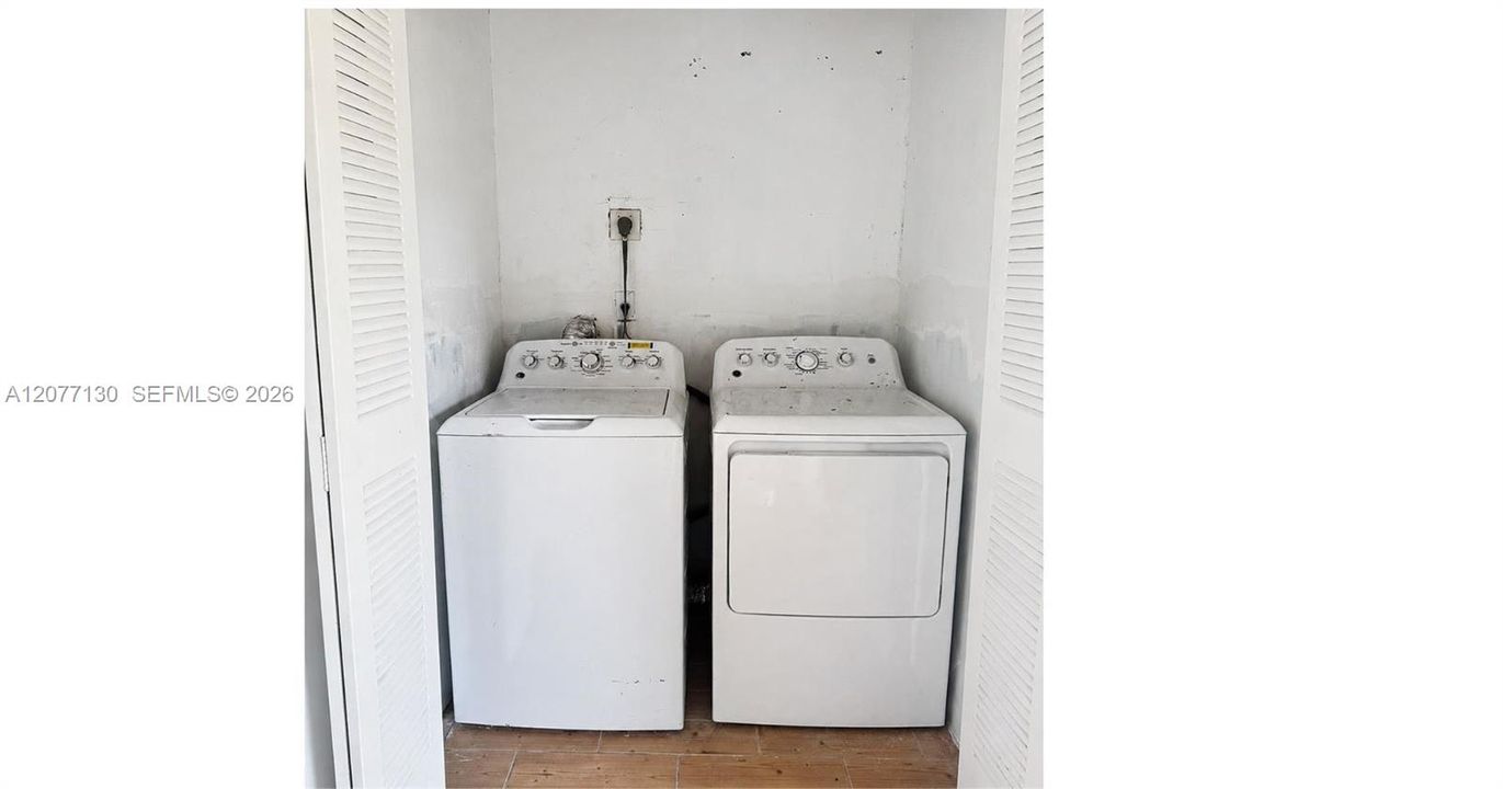 For Rent: $3,300 (2 beds, 1 baths, 1200 Square Feet)