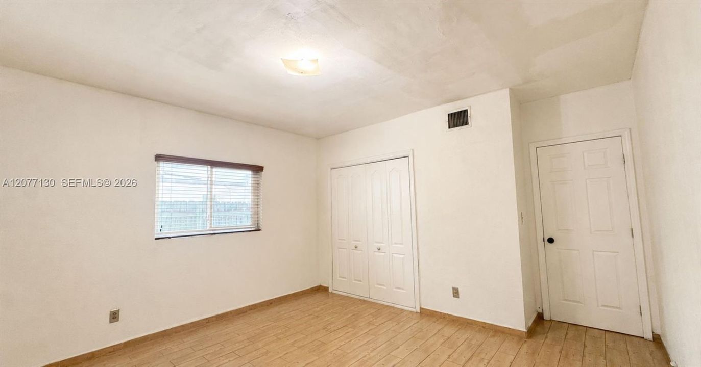 For Rent: $3,300 (2 beds, 1 baths, 1200 Square Feet)