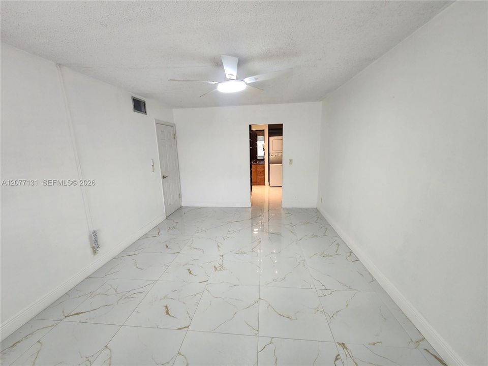 For Rent: $2,100 (2 beds, 2 baths, 982 Square Feet)