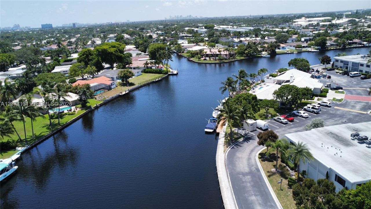 For Rent: $2,100 (2 beds, 2 baths, 982 Square Feet)