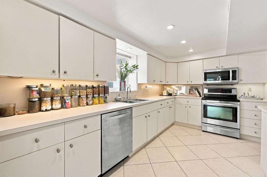 13-web-or-mls-3430-galt-ocean-dr-911