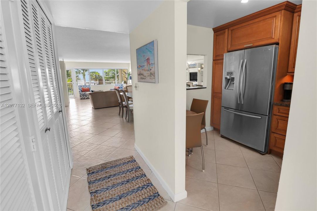 En Venta: $649,000 (2 camas, 2 baños, 1290 Pies cuadrados)