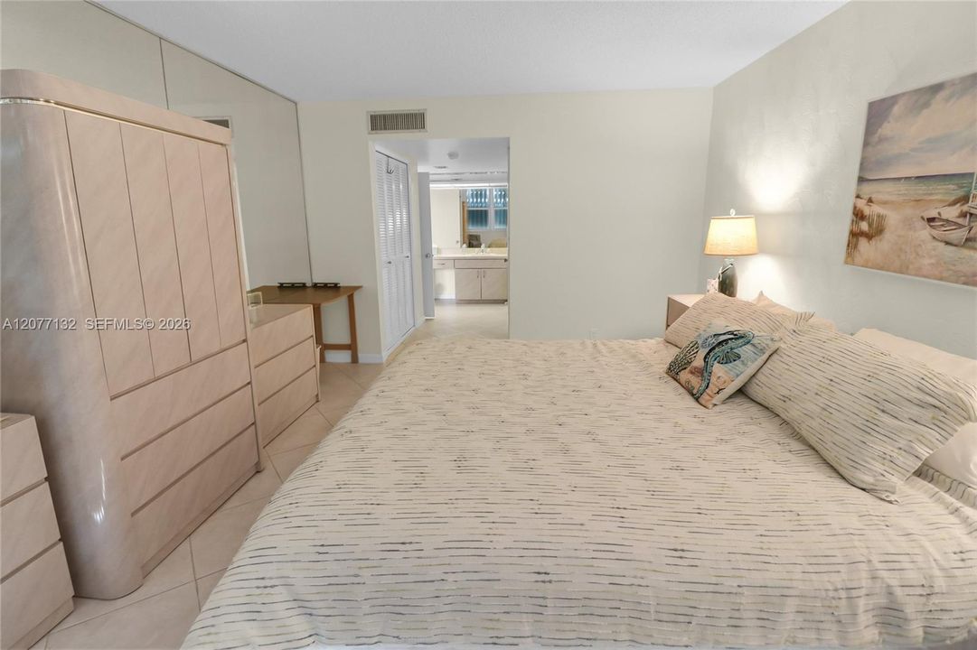 En Venta: $649,000 (2 camas, 2 baños, 1290 Pies cuadrados)