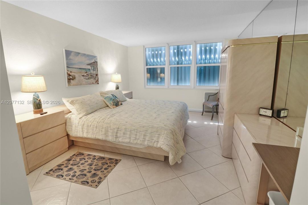 En Venta: $649,000 (2 camas, 2 baños, 1290 Pies cuadrados)