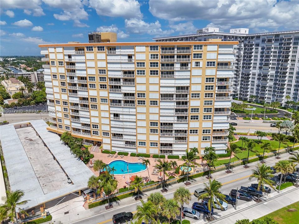 En Venta: $649,000 (2 camas, 2 baños, 1290 Pies cuadrados)