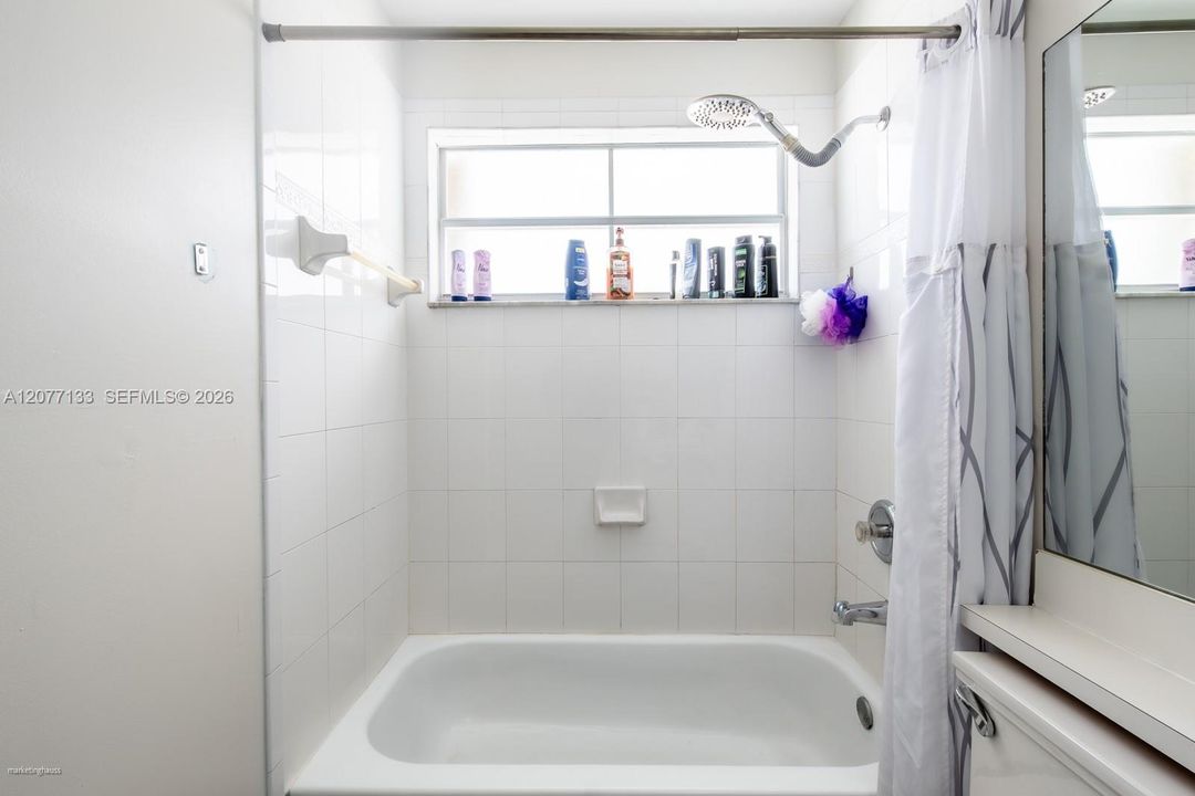 En Venta: $665,000 (3 camas, 2 baños, 1648 Pies cuadrados)