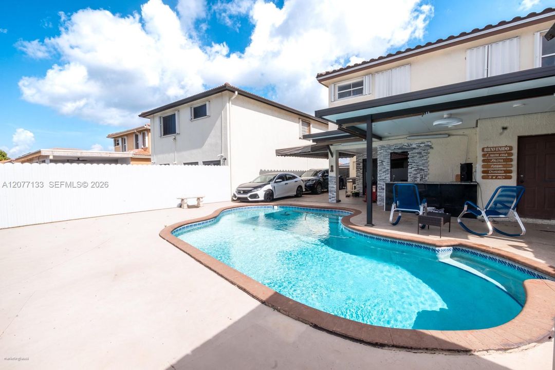 En Venta: $665,000 (3 camas, 2 baños, 1648 Pies cuadrados)