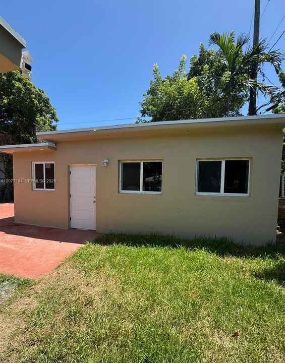 For Rent: $1,950 (0 beds, 1 baths, 1383 Square Feet)