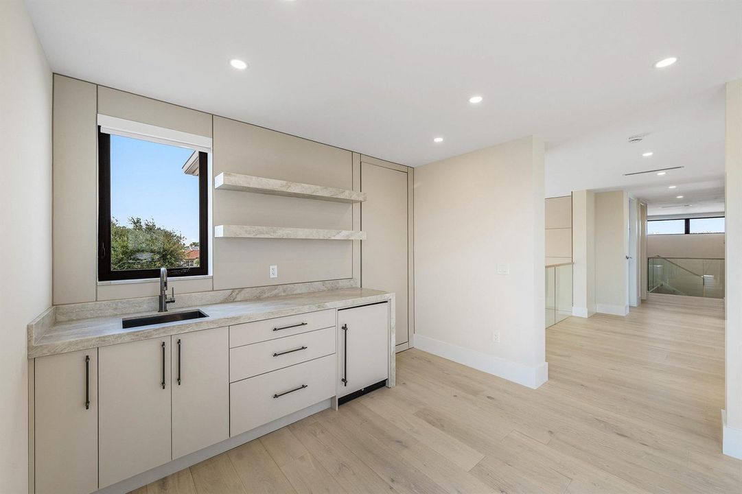 3rd Floor Wet bar