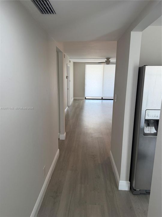 For Rent: $2,600 (2 beds, 2 baths, 933 Square Feet)