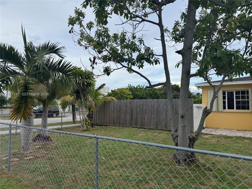For Rent: $3,000 (2 beds, 2 baths, 1104 Square Feet)