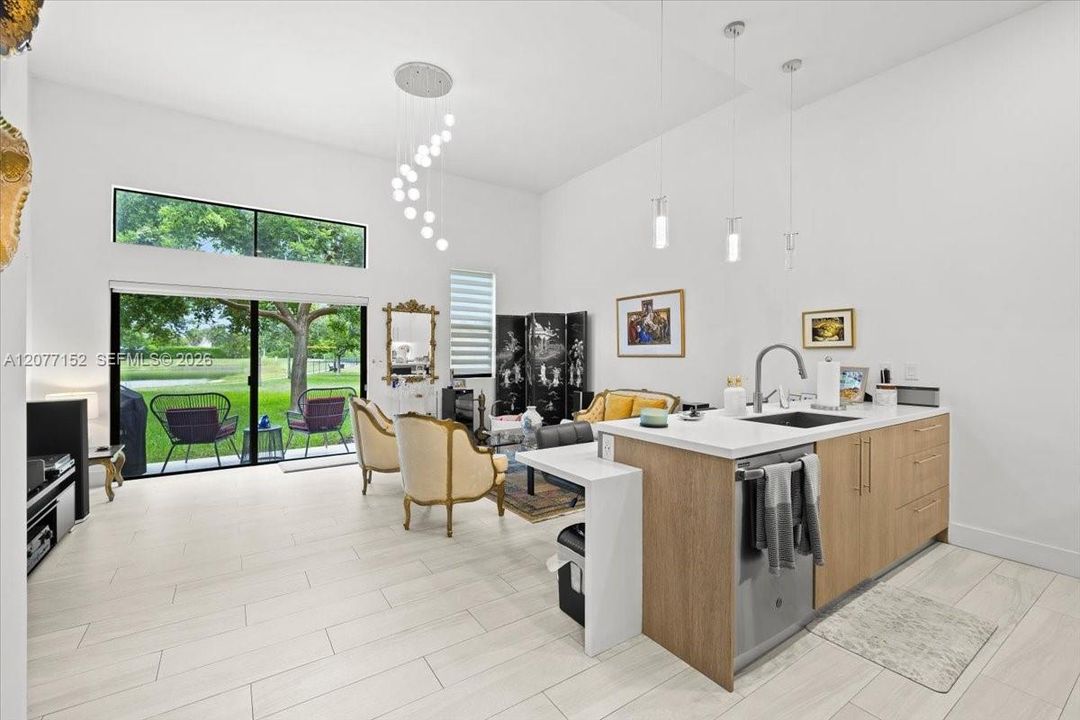 En Venta: $459,900 (2 camas, 2 baños, 1520 Pies cuadrados)