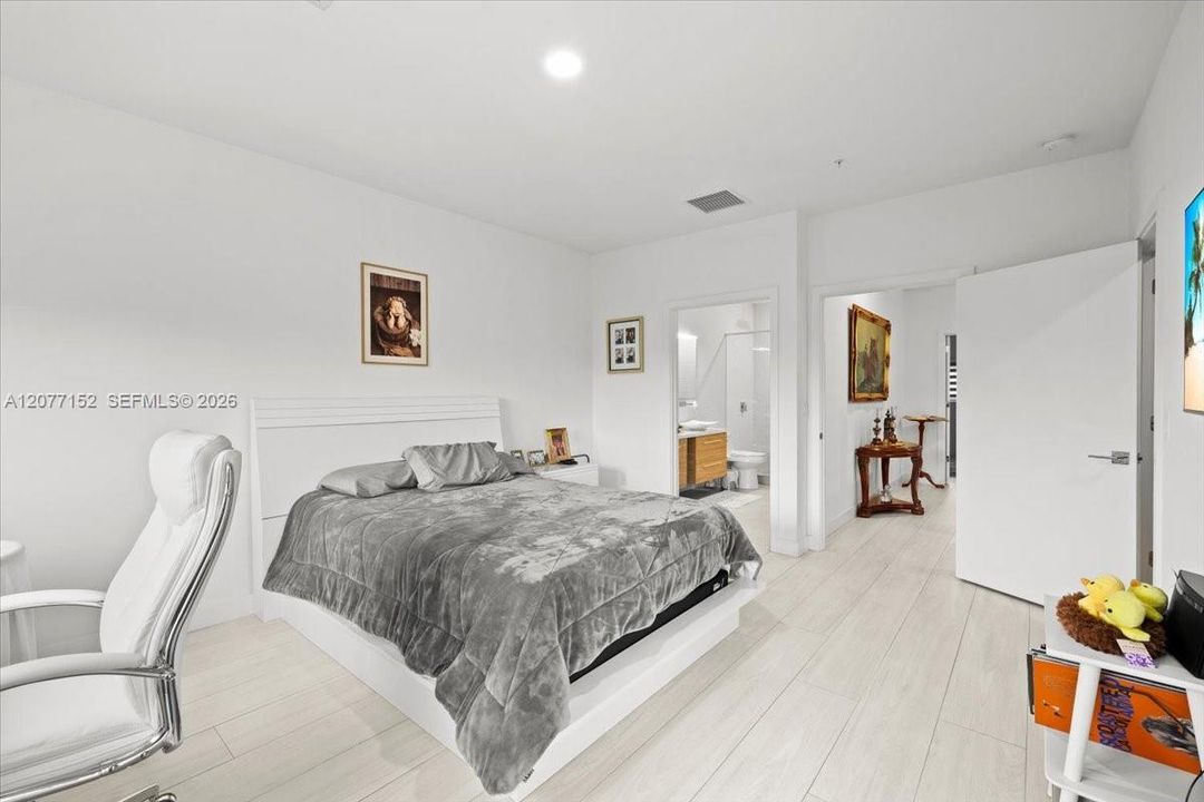 En Venta: $459,900 (2 camas, 2 baños, 1520 Pies cuadrados)