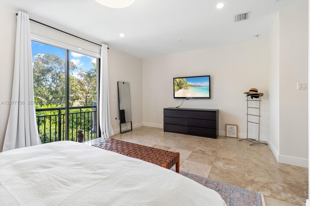 For Sale: $1,290,000 (3 beds, 3 baths, 2167 Square Feet)