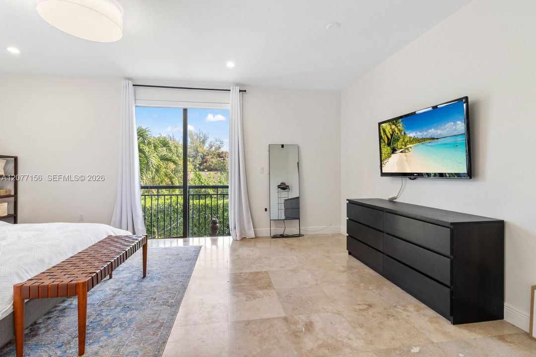 For Sale: $1,290,000 (3 beds, 3 baths, 2167 Square Feet)