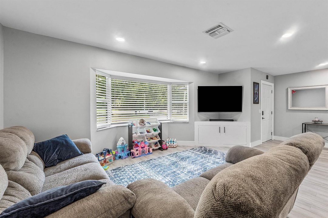 006-4619CoconutBoulevard-WestPalmBeach-F