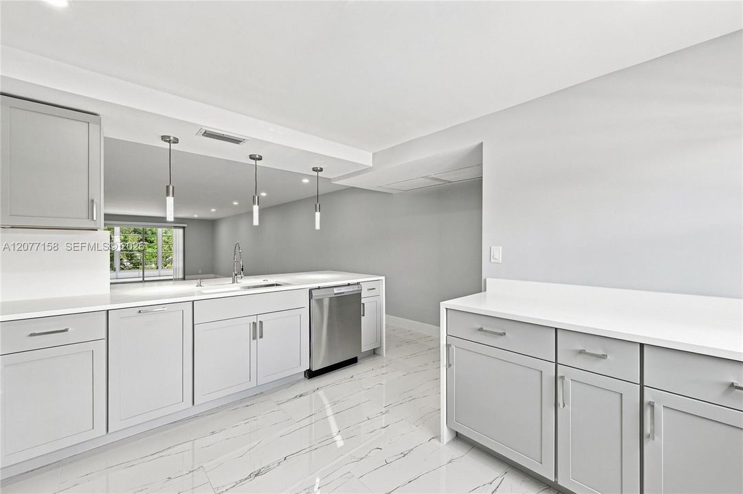En Venta: $324,900 (2 camas, 2 baños, 1291 Pies cuadrados)