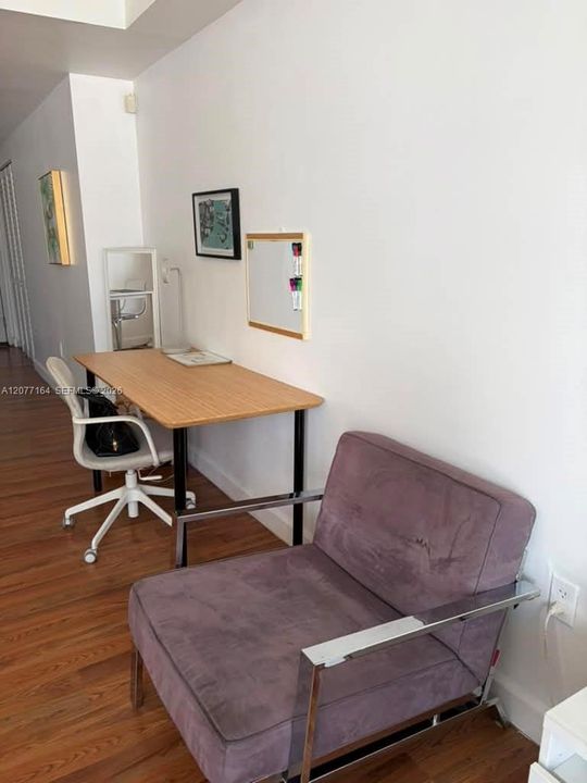 В аренду: $2,100 (0 спален, 1 ванн, 401 Квадратных фут)