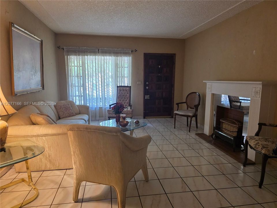 En Venta: $609,995 (3 camas, 2 baños, 1491 Pies cuadrados)