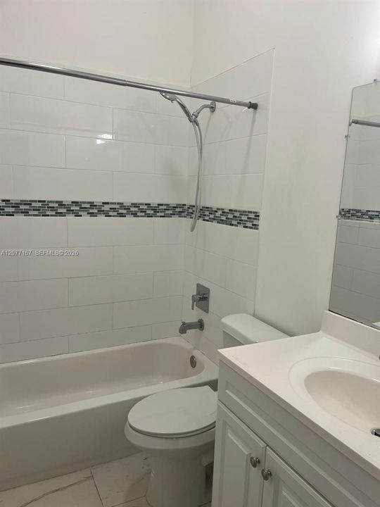 En Venta: $470,000 (3 camas, 3 baños, 1365 Pies cuadrados)