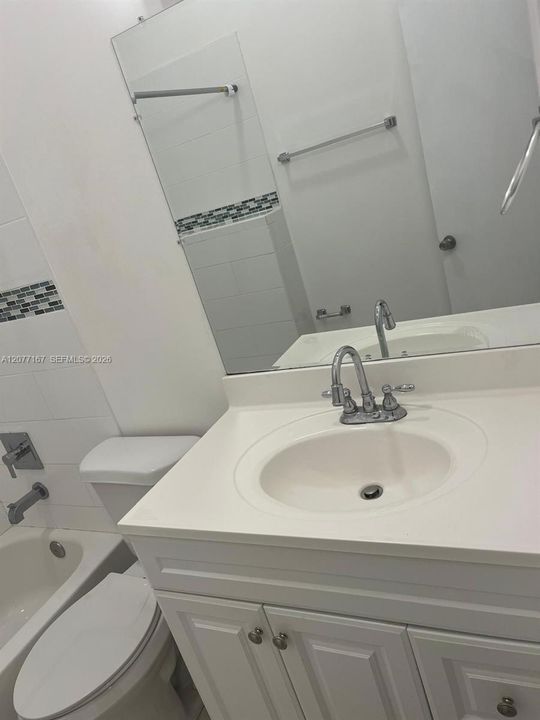 En Venta: $470,000 (3 camas, 3 baños, 1365 Pies cuadrados)