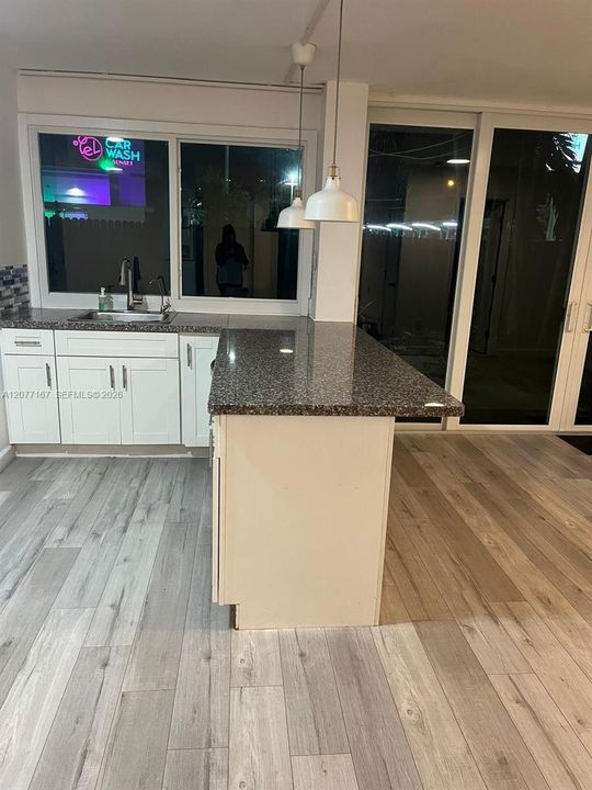 En Venta: $470,000 (3 camas, 3 baños, 1365 Pies cuadrados)