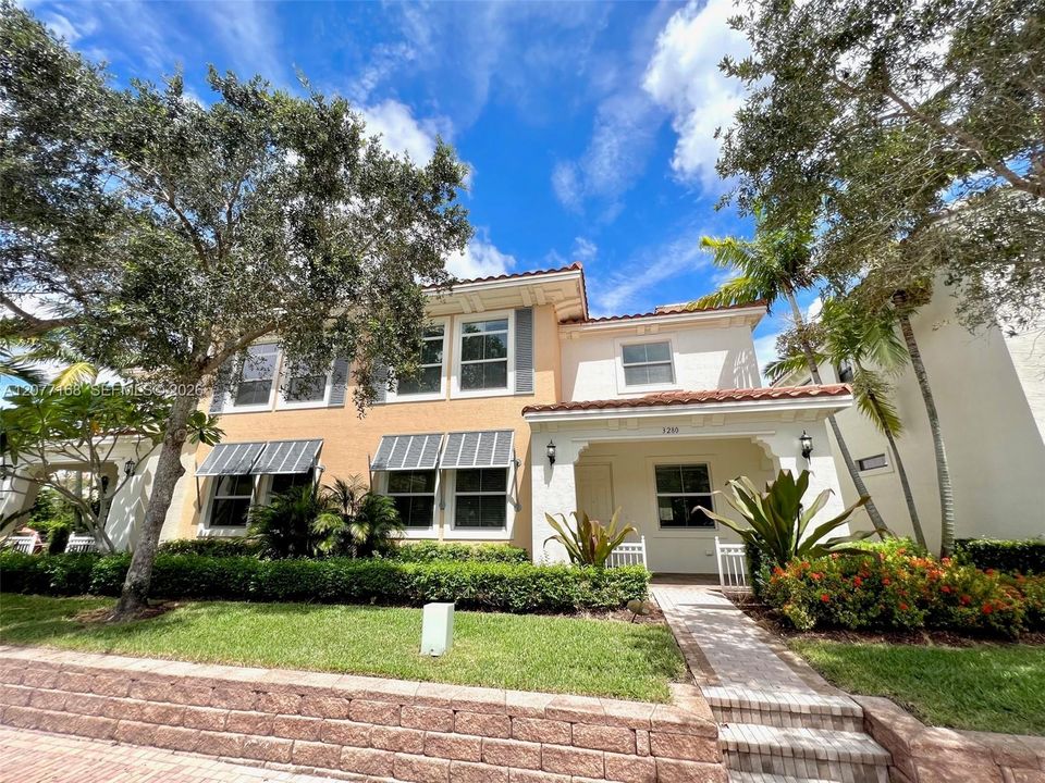 For Rent: $4,300 (3 beds, 2 baths, 1996 Square Feet)