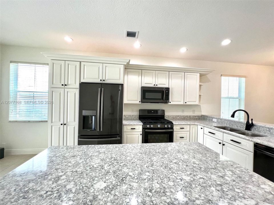 For Rent: $4,300 (3 beds, 2 baths, 1996 Square Feet)