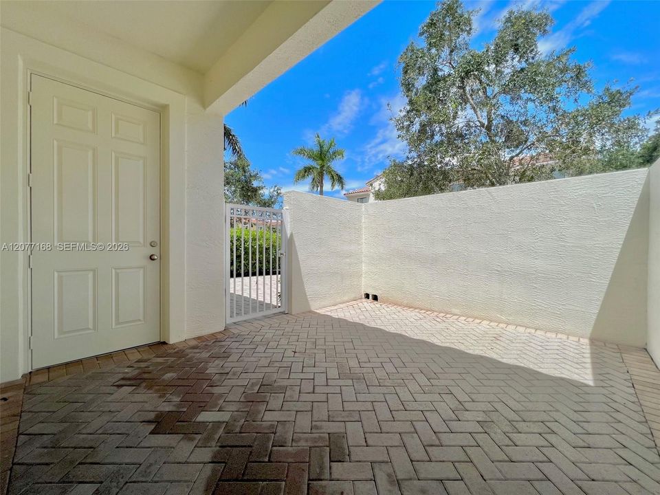 For Rent: $4,300 (3 beds, 2 baths, 1996 Square Feet)