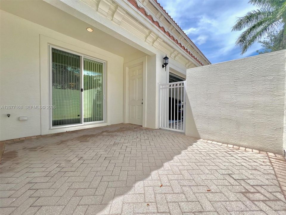 For Rent: $4,300 (3 beds, 2 baths, 1996 Square Feet)