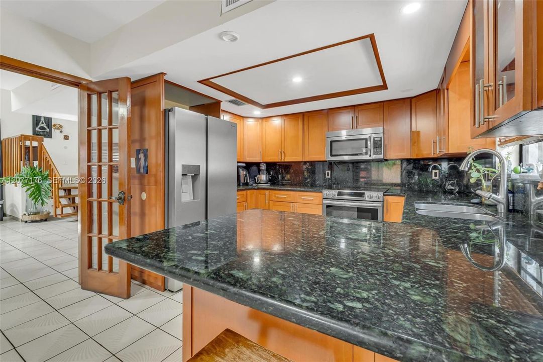 En Venta: $690,000 (3 camas, 3 baños, 1858 Pies cuadrados)