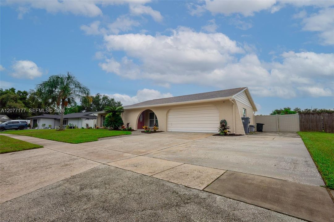 En Venta: $415,000 (3 camas, 2 baños, 1612 Pies cuadrados)