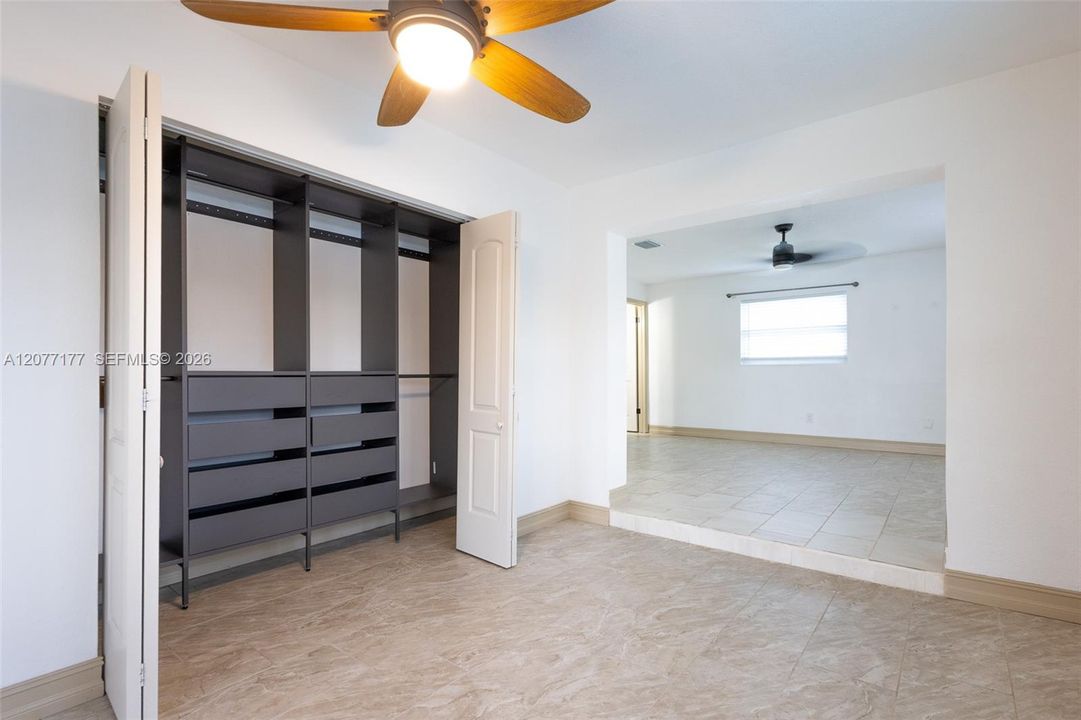 En Venta: $415,000 (3 camas, 2 baños, 1612 Pies cuadrados)