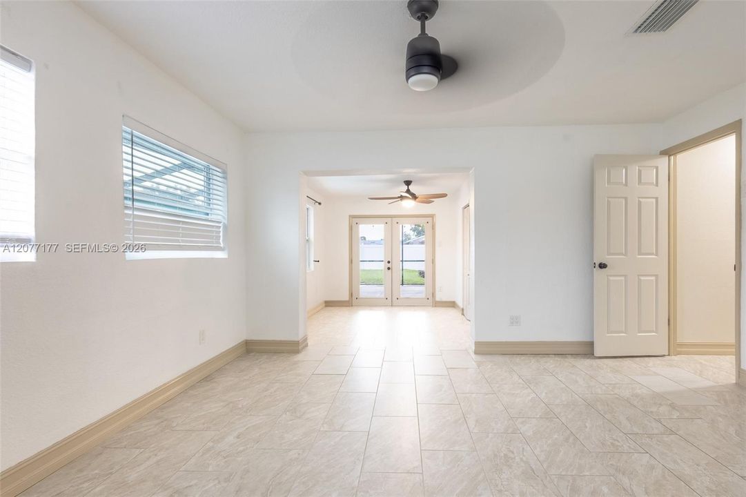 En Venta: $415,000 (3 camas, 2 baños, 1612 Pies cuadrados)