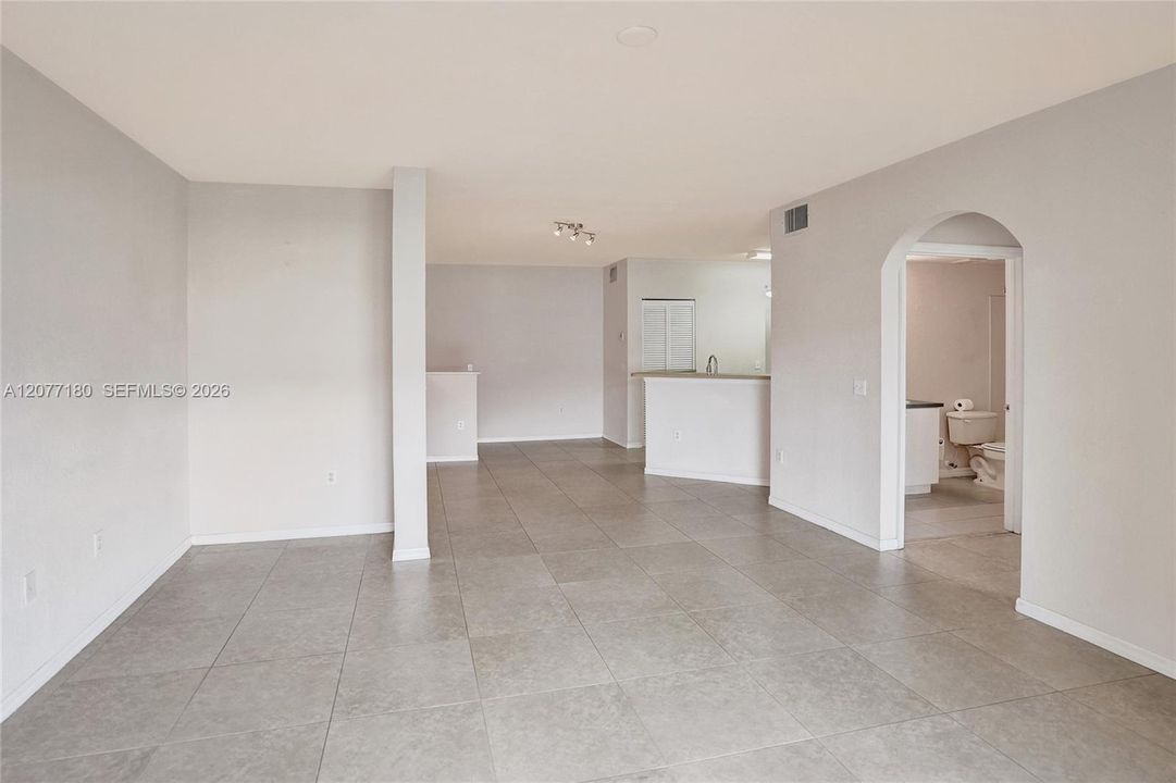 En Venta: $200,000 (1 camas, 1 baños, 878 Pies cuadrados)