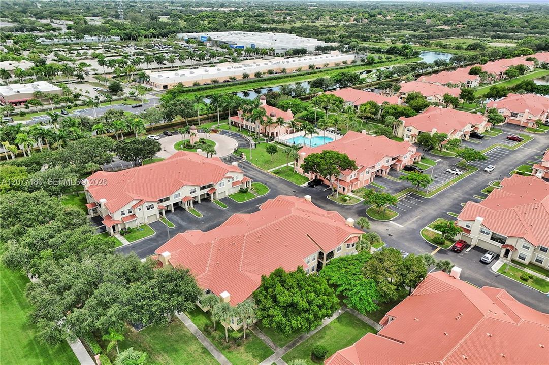 En Venta: $200,000 (1 camas, 1 baños, 878 Pies cuadrados)