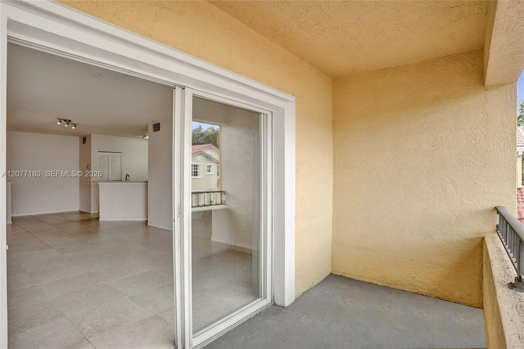 En Venta: $200,000 (1 camas, 1 baños, 878 Pies cuadrados)